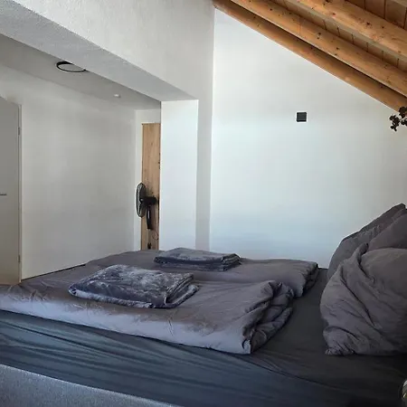 Lounge - Urlaub Mit Seeblick - Magisch, Modern, Grosszuegig